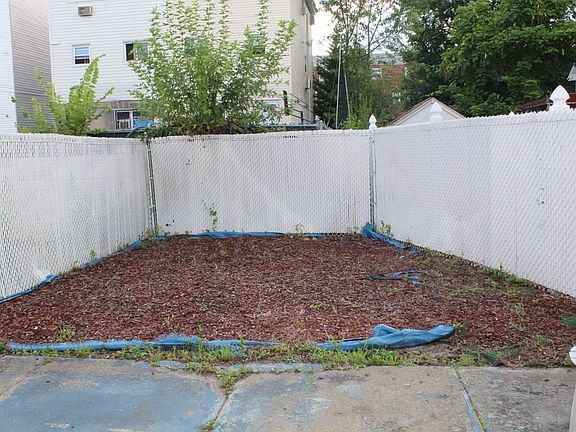 5th image of 285 Brinsmade Ave