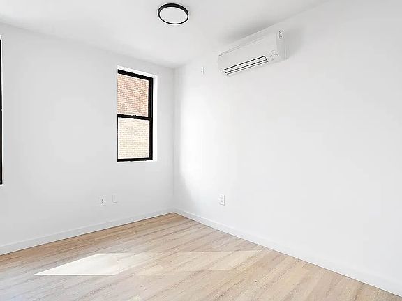 4th image of 151 E 30th St #4N