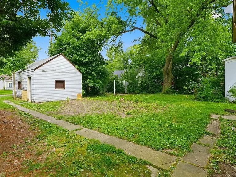 3034 Abbott St — Photo 13