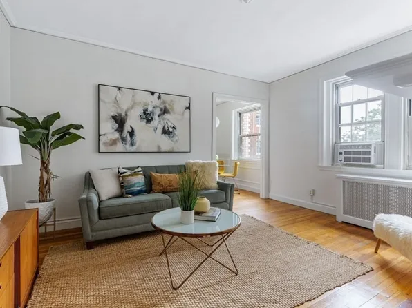 5 Arlington St APT 34, Cambridge, MA 02140