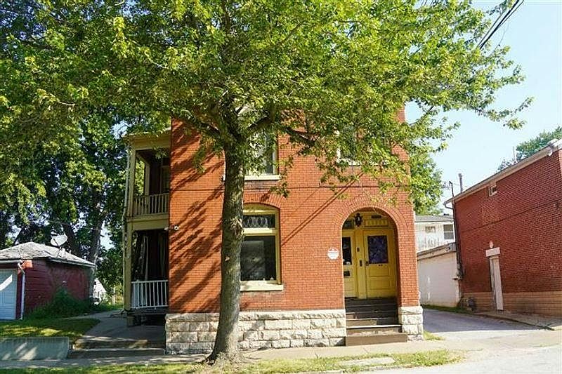 1st image of 715 Spring St