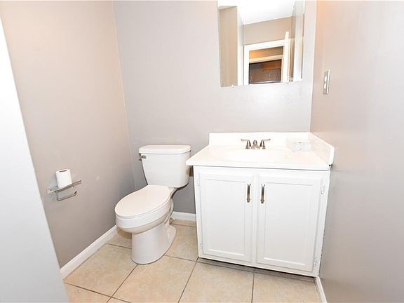 5th image of 631 Ridge Cir