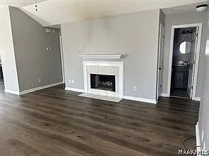 3 bed, 2.0 bath, 1377 sqft, $1,595 — Photo 3