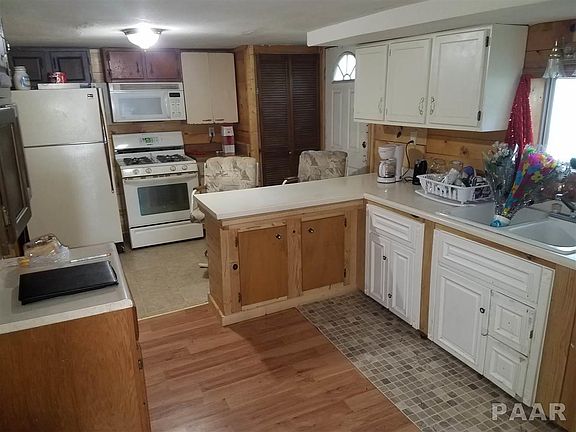 5th image of 904 E Wilson Ave