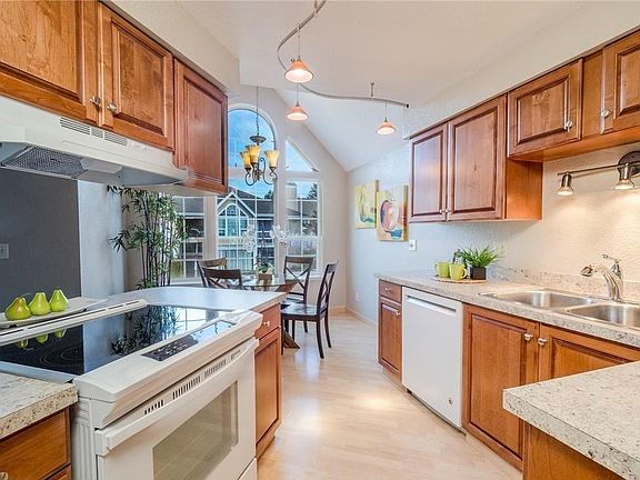 3rd image of 16419 Spruce Way APT A6