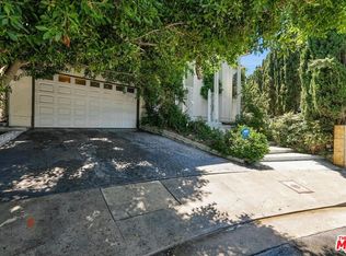 7900 Zeus Dr, Los Angeles, CA 90046