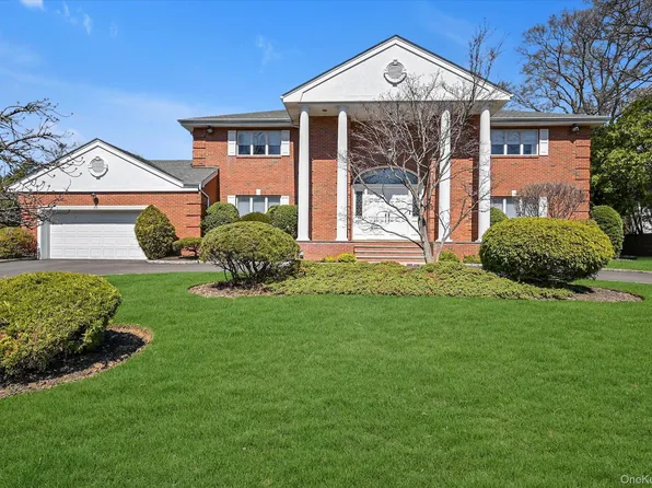 85 Meadow Woods Road, Great Neck, NY 11020