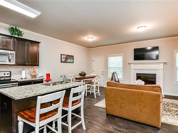 3rd image of 5438 Sycamore Ct