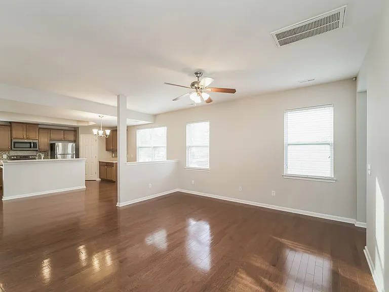 701 Hicklin Dr — Photo 5