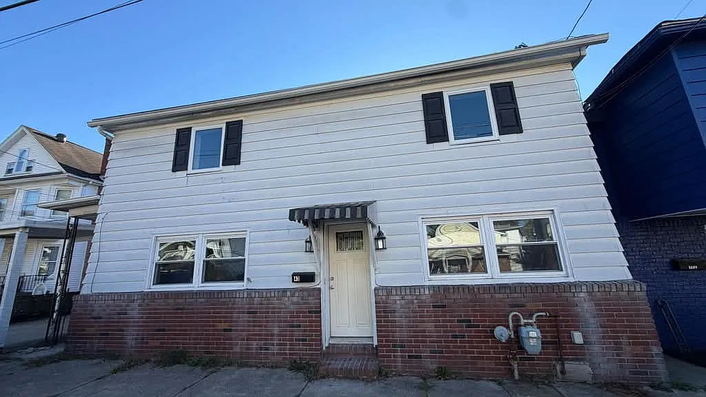 4 bed, 1664 sqft, $1,500 — Photo 1
