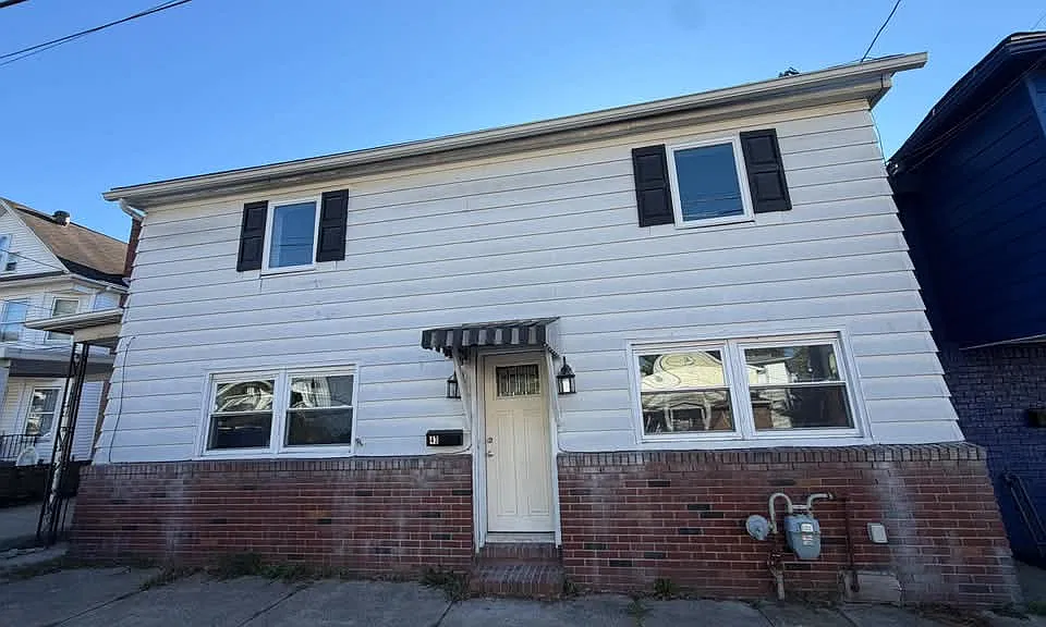 43 Pine St