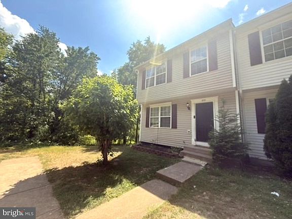 2nd image of 410 Munsons Hill Ct