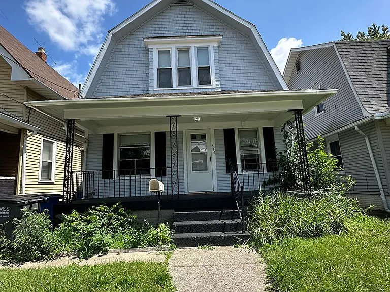 523 Nicholas St — Photo 1