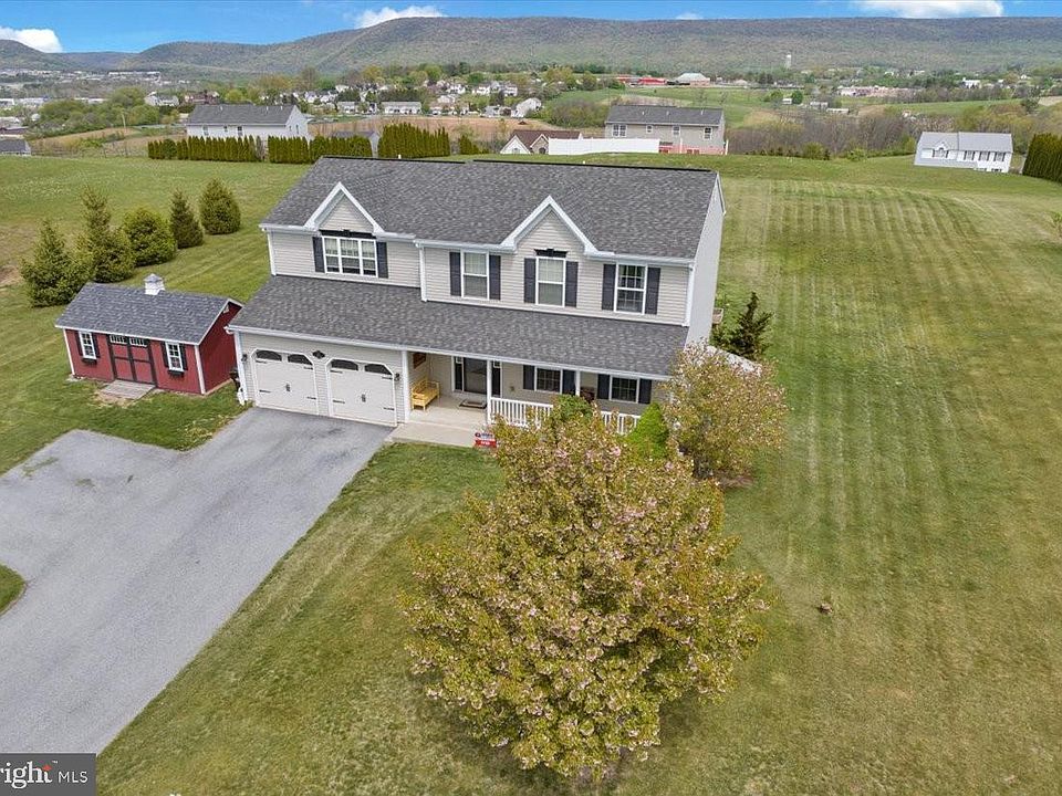 1st image of 221 Oval Dr