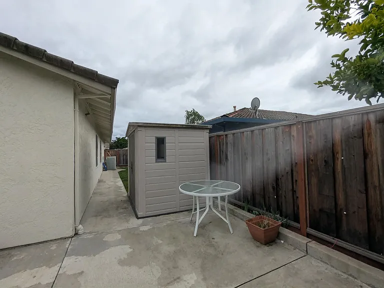 3215 Vallejo Pl — Photo 21
