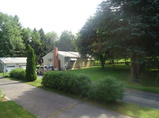 13 Robinwood Rd, Trumbull, CT 06611