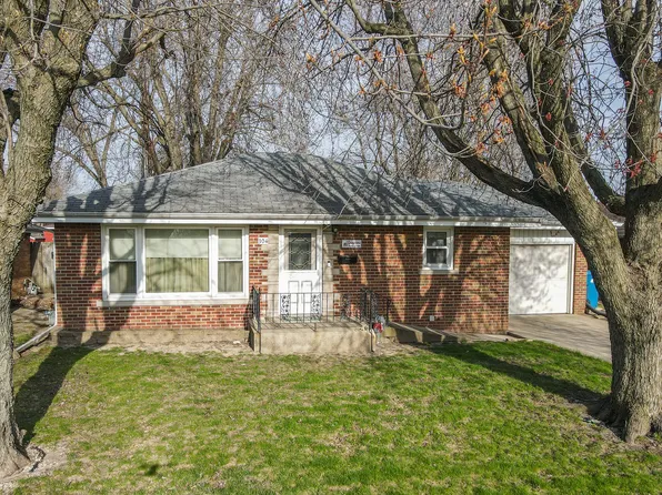 304 Ashley Ave, Bourbonnais, IL 60914