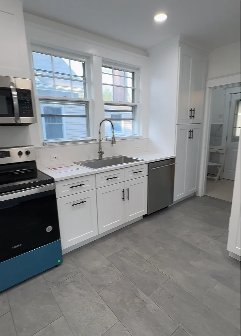 2 bed, 800 sqft, $4,000 — Photo 4