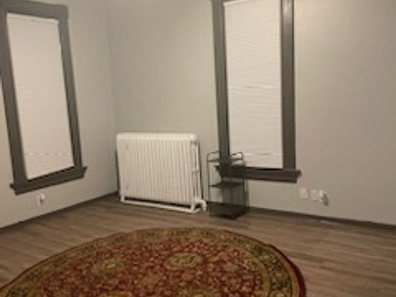 5th image of 301 W Lincoln St APT 1