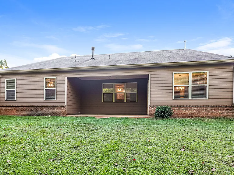 700 Feldwood Ln — Photo 16