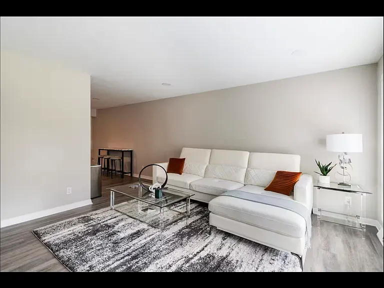 1801 Herrin Ave — Photo 4