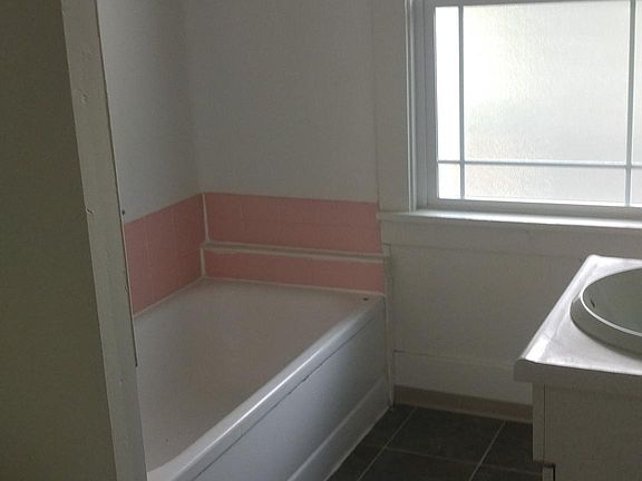 2nd image of 821 S 16th St APT 3