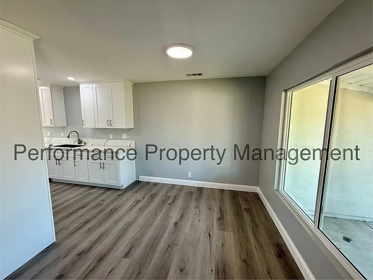 3720 Apache Ave — Photo 3