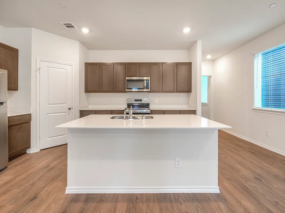 1708 Bluebonnet Ln