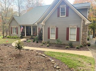 145 Deer Rdg, Hoschton, GA 30548