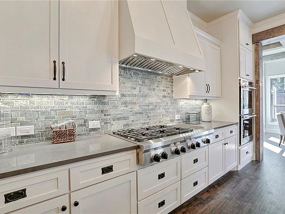 3rd image of 103 Whispering Hills Ct
