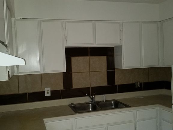 3rd image of 3112 Woolworth Ave APT 2