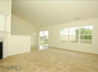 6004 Accord Ct, Pfafftown, NC 27040