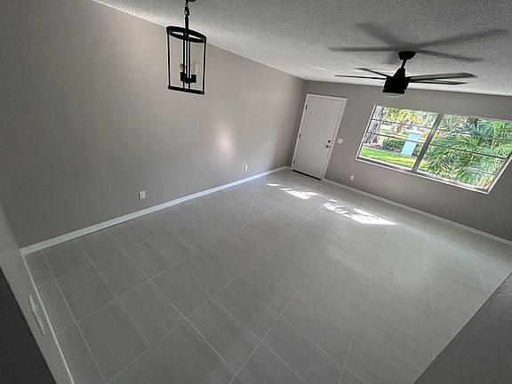 3rd image of 3225 E Riverside Dr APT 63-F