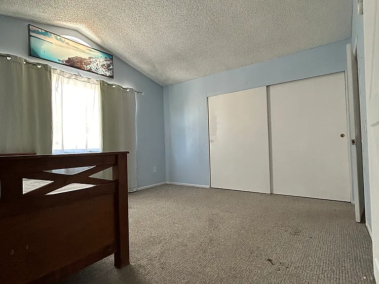 1460 Portrait St — Photo 5