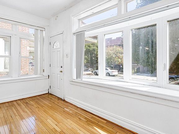 4th image of 132 E 31st St #2