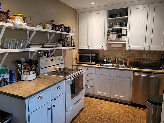 4th image of 924 W 22nd St