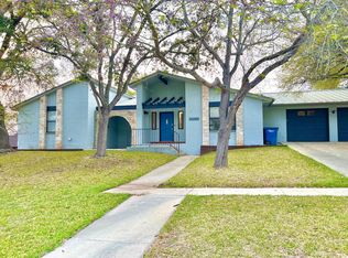 203 Elmwood Dr, New Braunfels, TX 78130