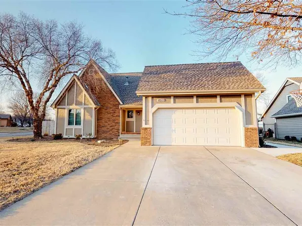 4612 N Farmstead Ct, Bel Aire, KS 67220