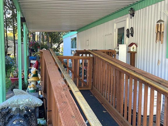 2nd image of 923 SE Bay Blvd Unit 24
