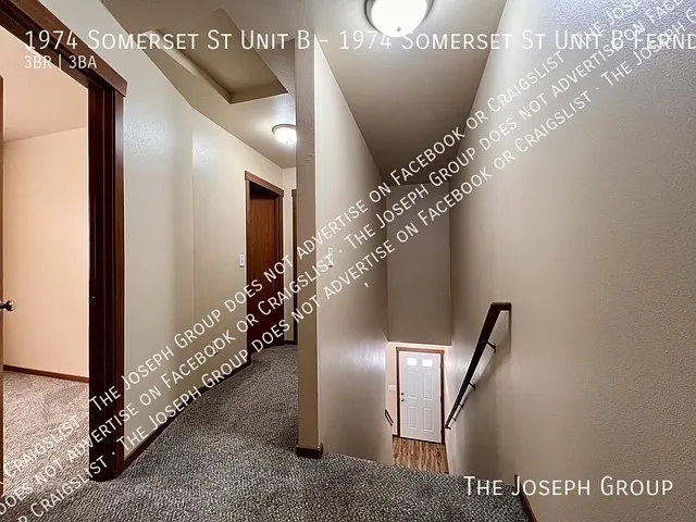 1974 Somerset St #B — Photo 15