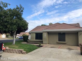 5011 Laguna Park Dr, Elk Grove, CA 95758
