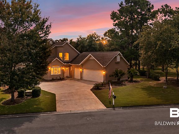 4th image of 735 Saint Andrews Dr E
