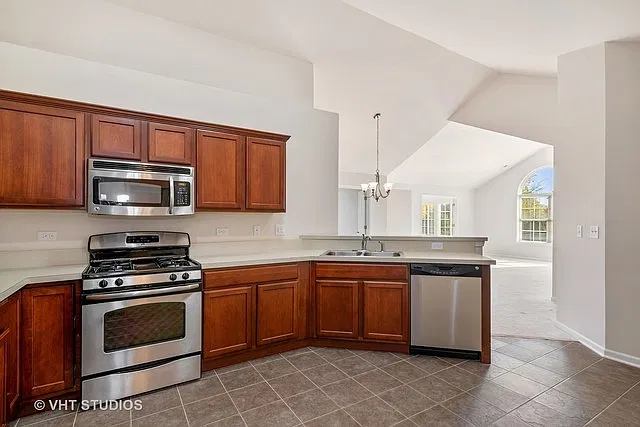 2 bed, 1861 sqft, $2,500 — Photo 2