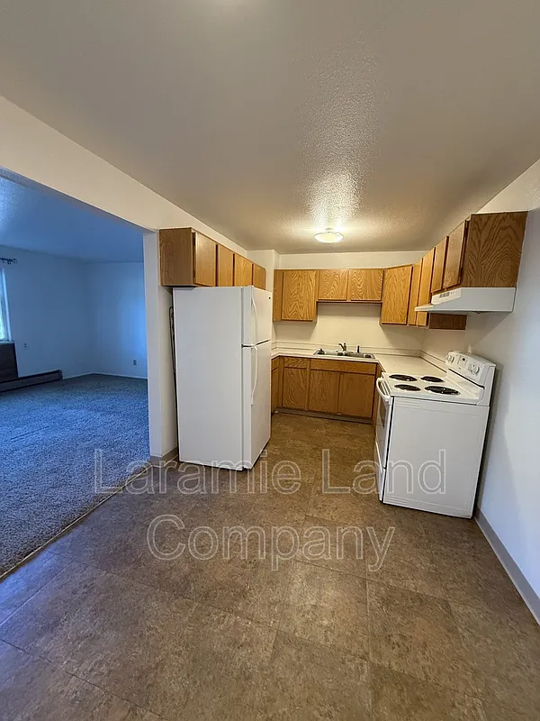 2 bed, 1.0 bath, 800 sqft, $995 — Photo 3