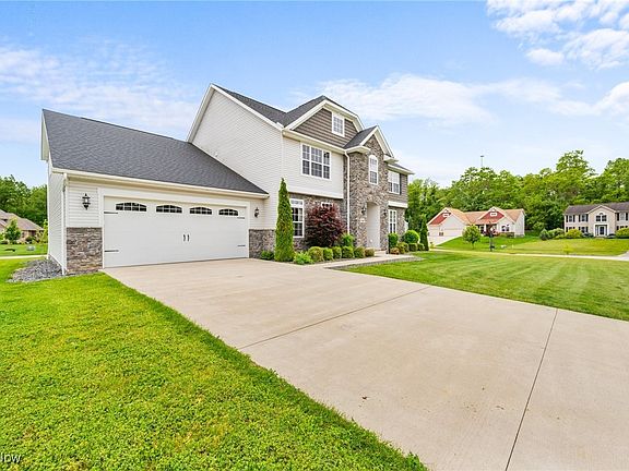 3rd image of 1347 Elizabeth Ct