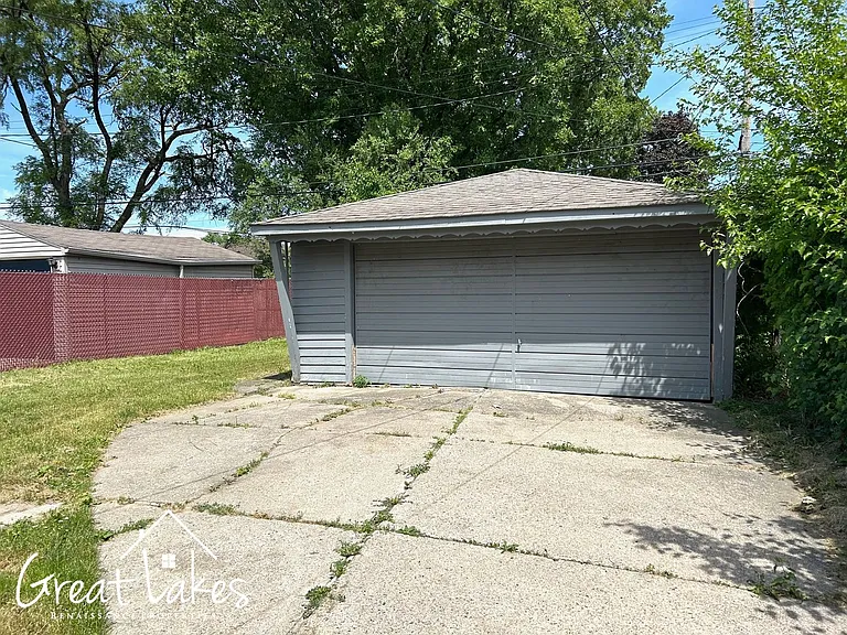 24600 Wilmot Ave — Photo 14