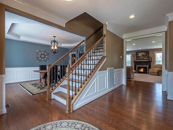 5th image of 55 Timberline Dr