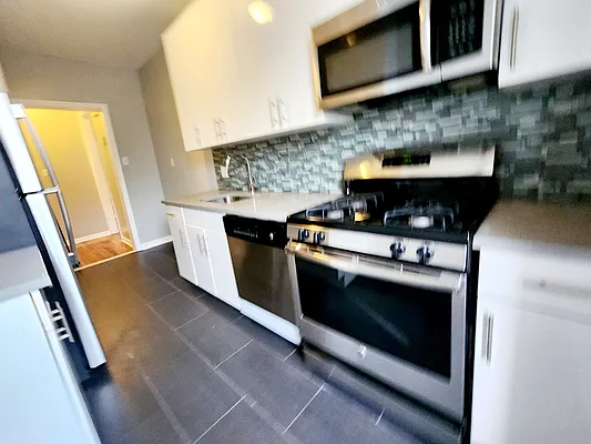 Rented by R New York | media 8