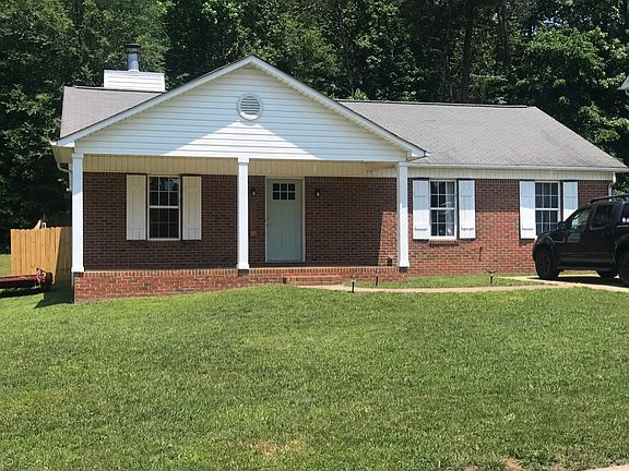 4th image of 211 Collinswood Ln