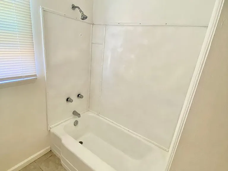 1319 Wilson Ave — Photo 4